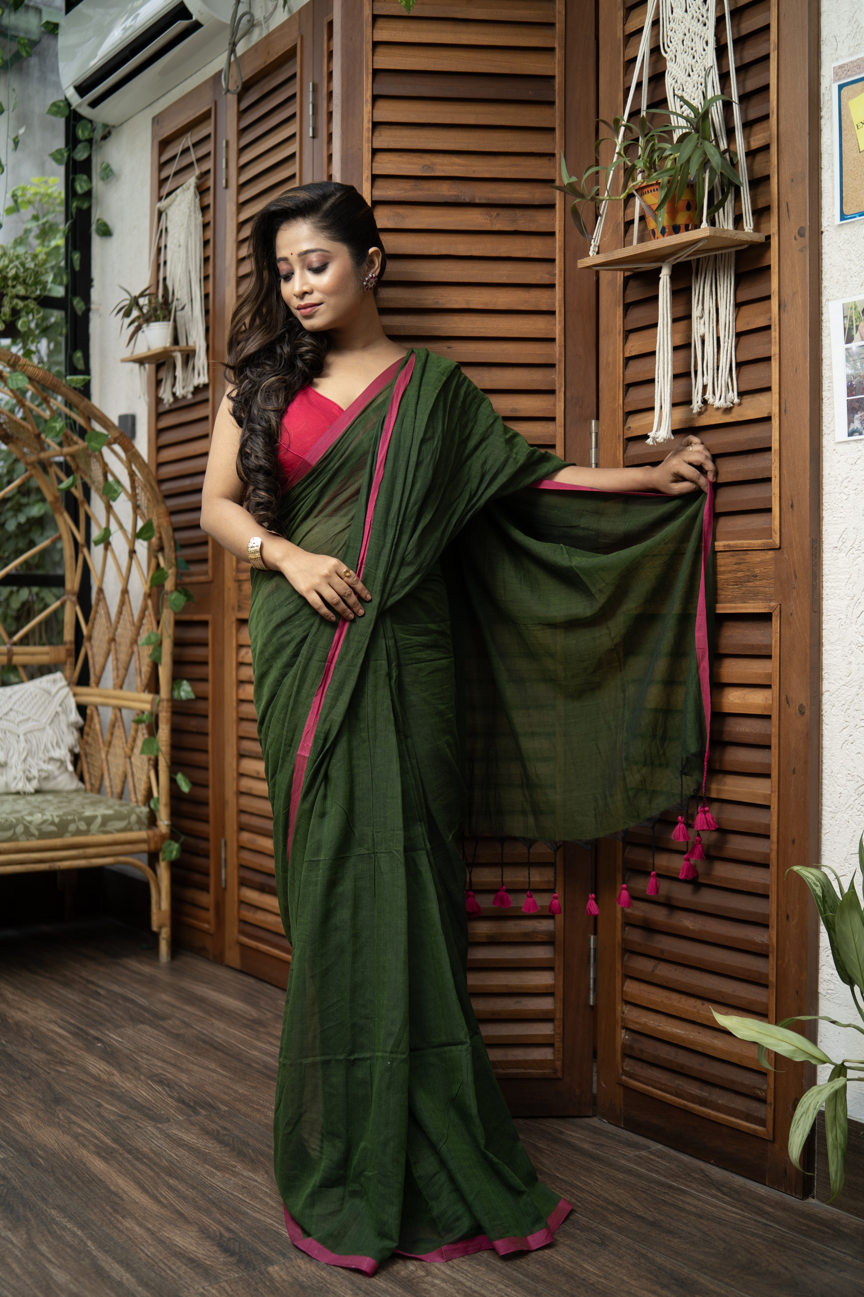 Meher Pure Mulmul Cotton Saree- Dark Green